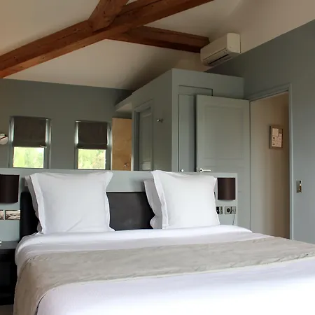 Hotel Mas De Chastelas 5*