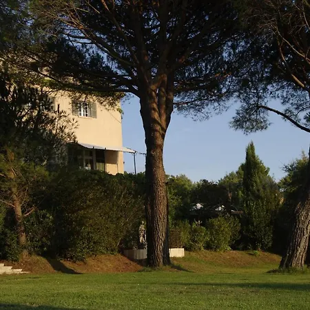 Hotel Mas De Chastelas 5*