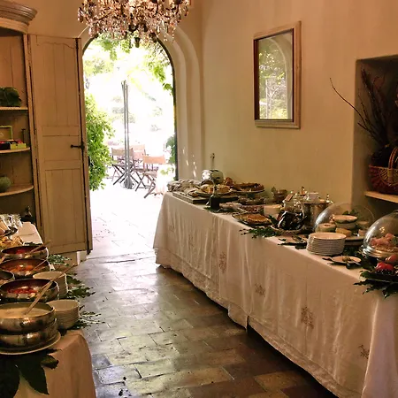 Otel Mas De Chastelas 5*