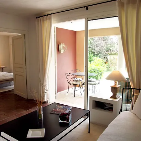 Mas De Chastelas Otel 5*